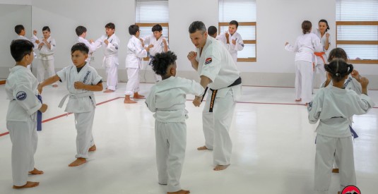 Los muchos beneficios de las artes marciales para niños